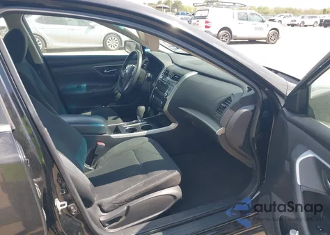 2015 Nissan Altima 2.5/2.5 S/2.5 Sl/2.5 Sv из США, поврежденный, VIN 1N4AL3AP8FC273113